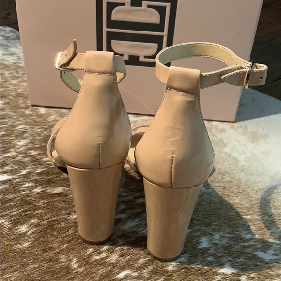 BRAND NEW WITH BOX Blush Strappy Heels Size 6.5 - Picture 4 of 6